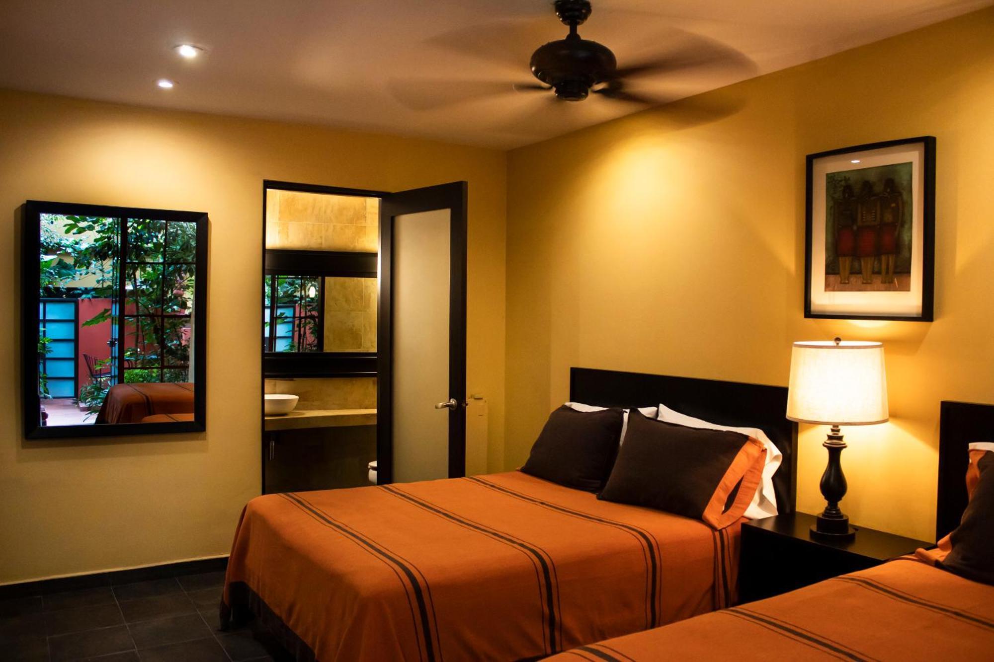Bed & Breakfast The Red Tree House